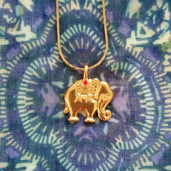 Elephant Necklace - Picture 1 of 3